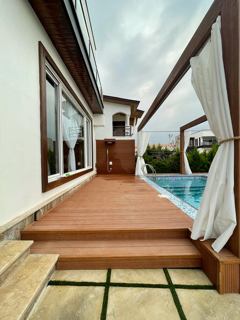 ویلای ۳۰۰ متری استخردار