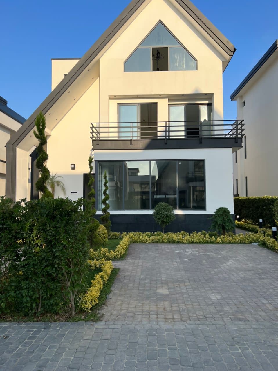 ویلاهای مدرن شهرکی رویان