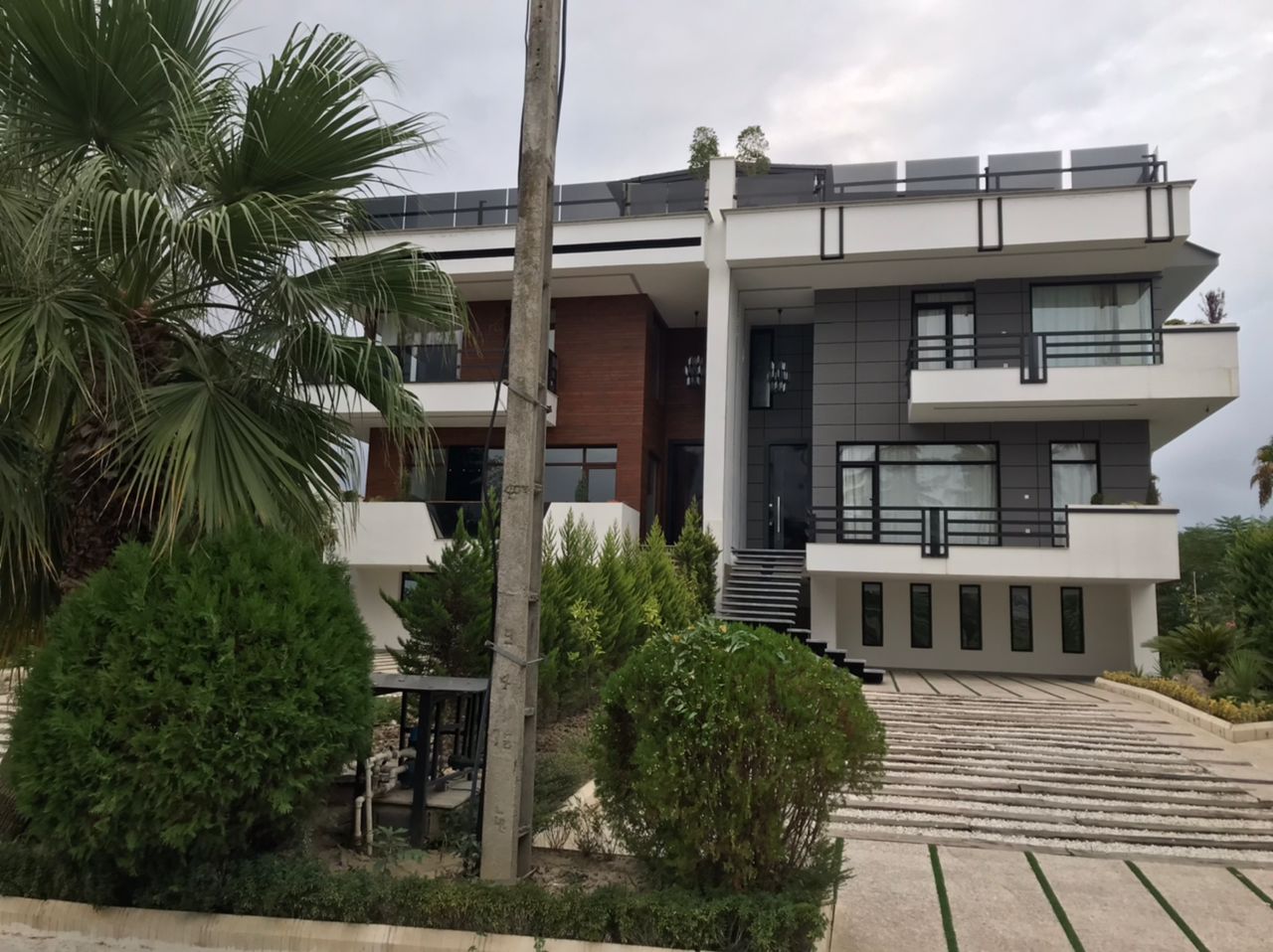 ویلای 480 متری مدرن و دوبلکس ساحلی چلک