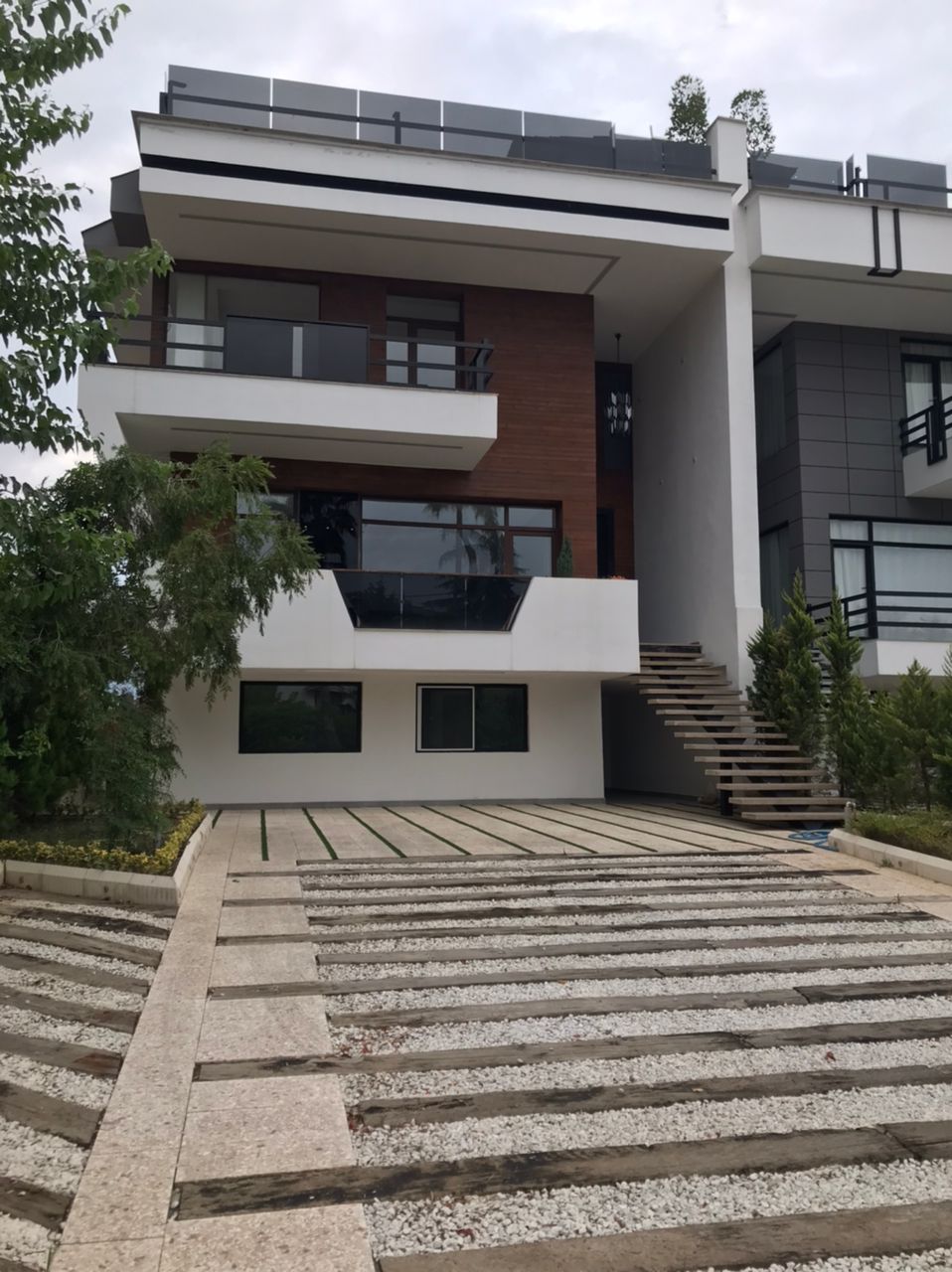 ویلای 480 متری مدرن و دوبلکس ساحلی چلک