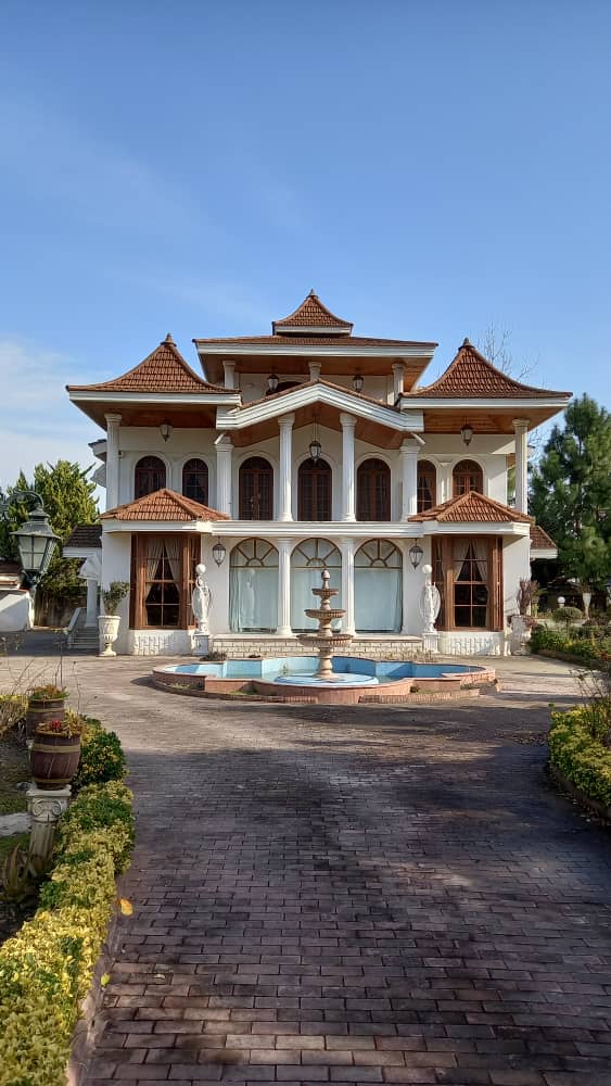 ویلای باغ 5440 متری با ویو استثنائی