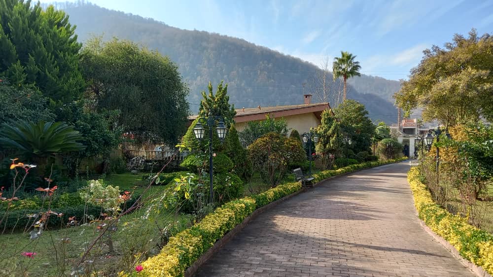 ویلای باغ 5440 متری با ویو استثنائی