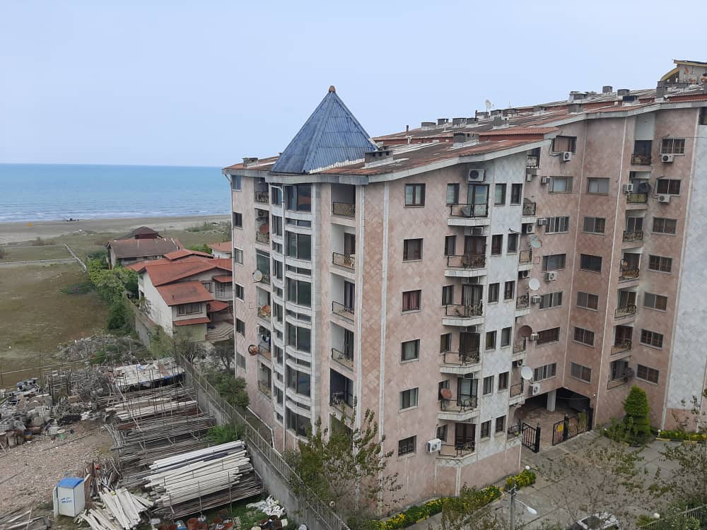 آپارتمان 6طبقه بازسازی شده 