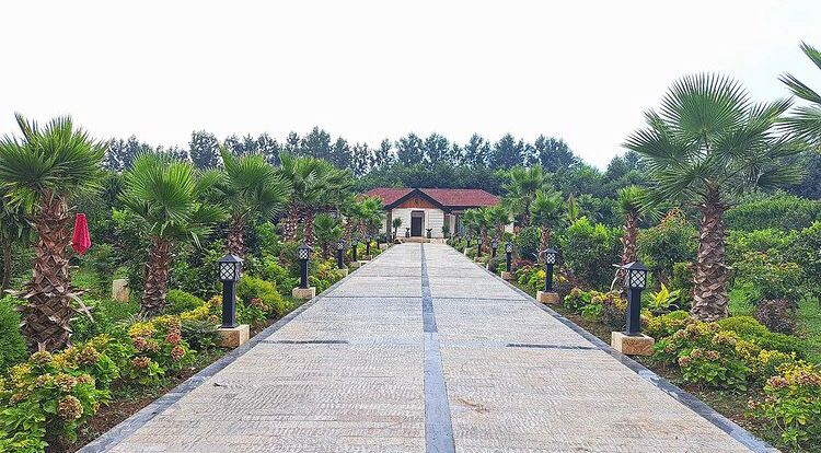 ویلا باغ 6000 متری لوکیشن عالی و برند