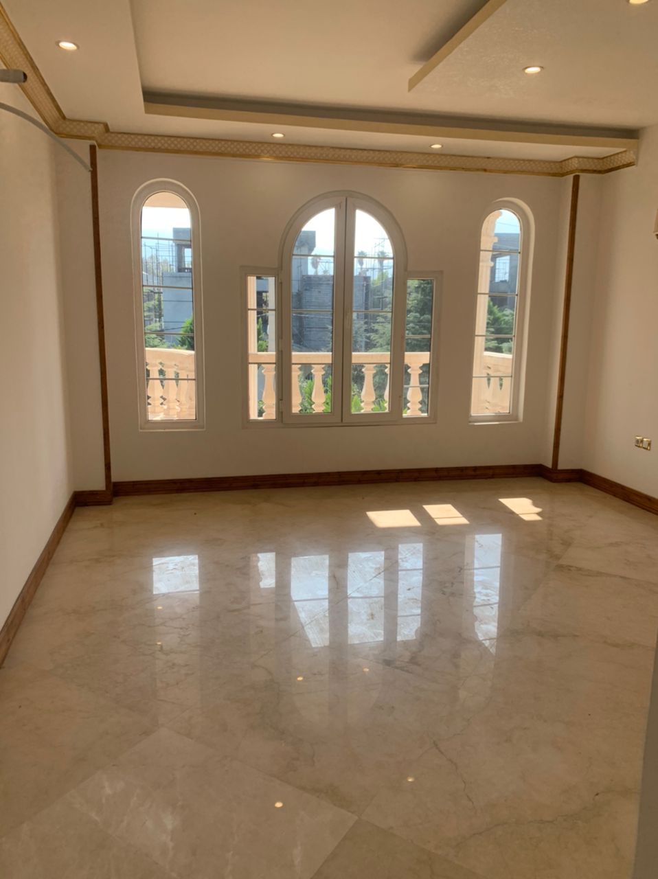 کاخ ویلای 520  متری تریپلکس وازیوار