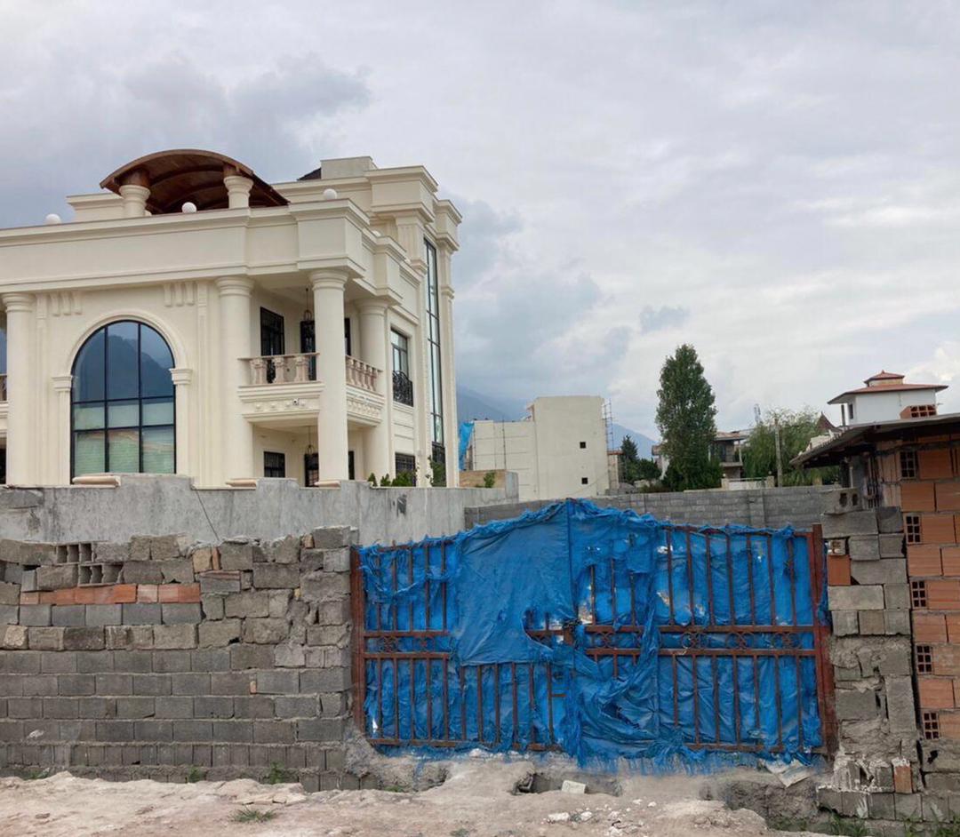 ۲۲۰ متر زمین چلندر