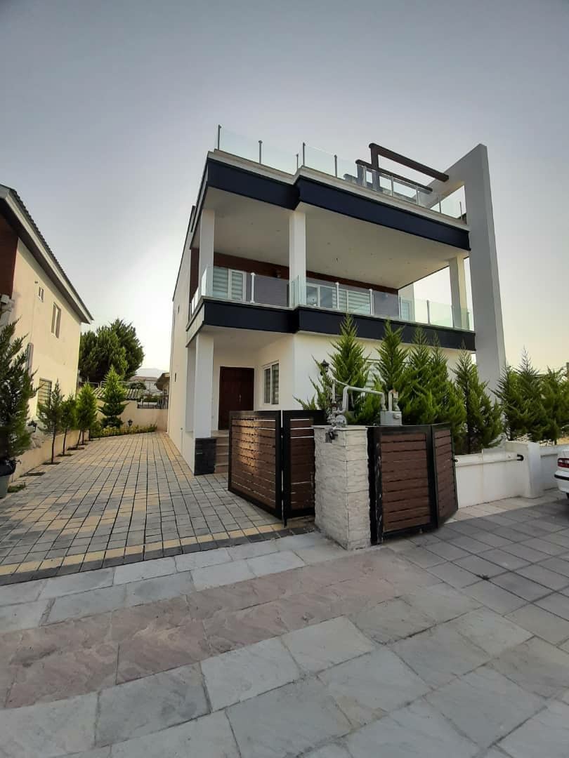 ویلای 270 متری نوساز شهرکی 