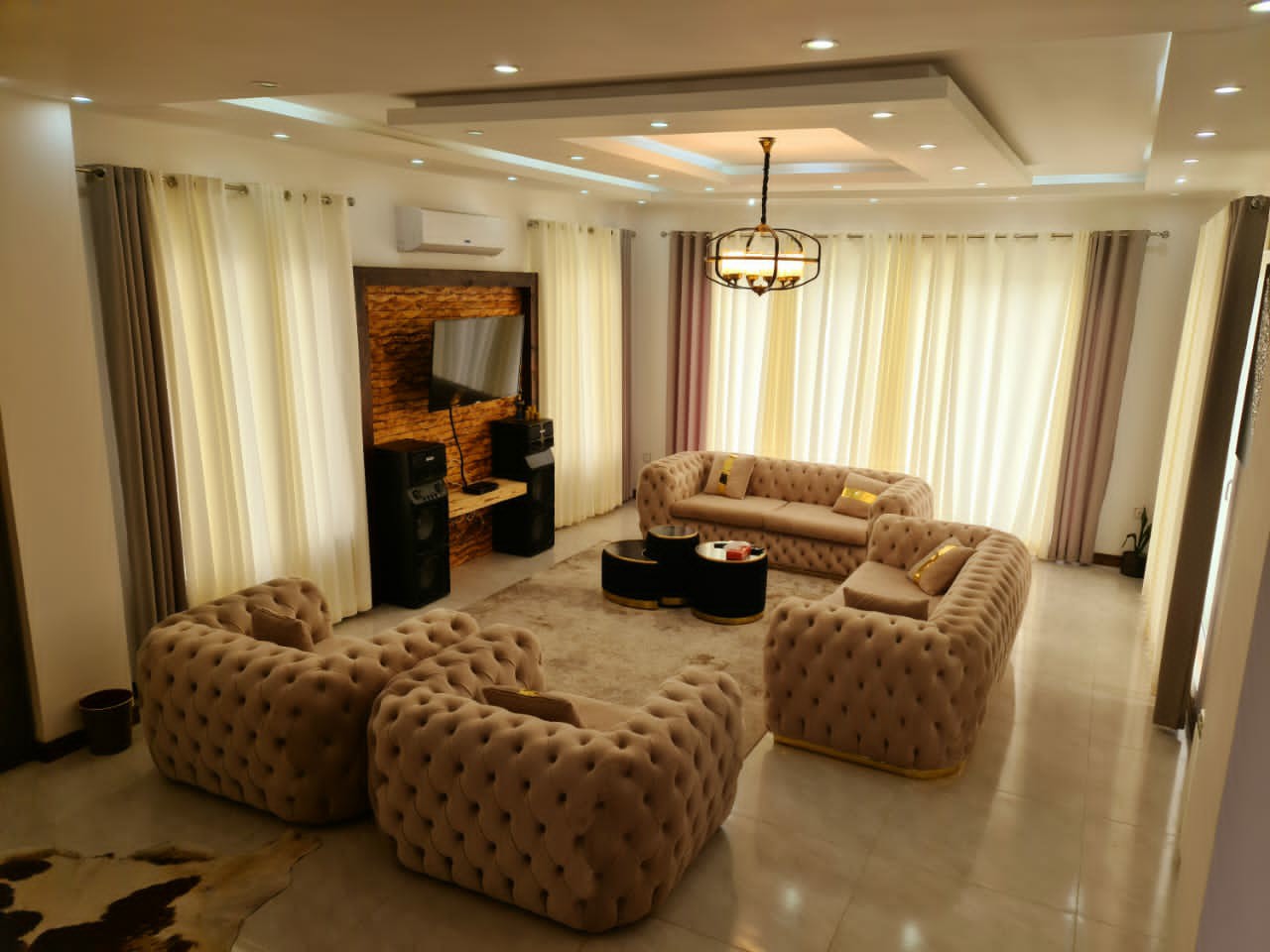 ویلا235 متری مستقل رویان