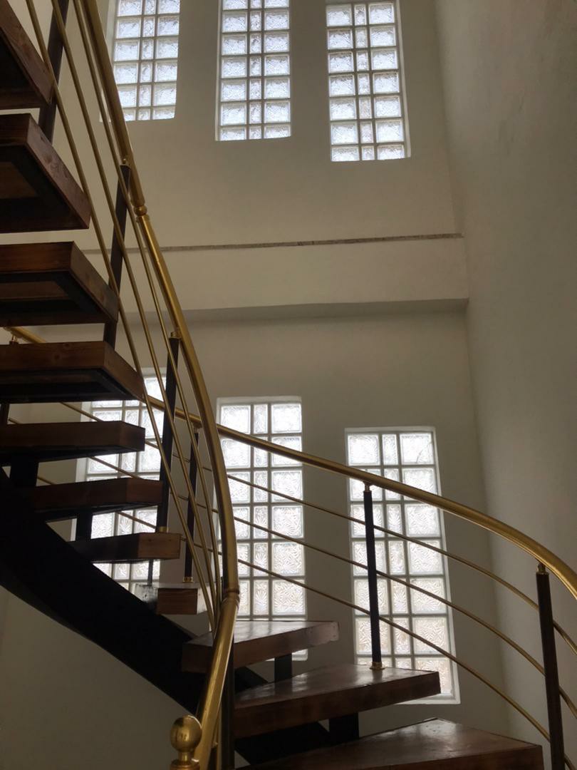 ویلا 330 متری شهرکی مدرن نوساخت 