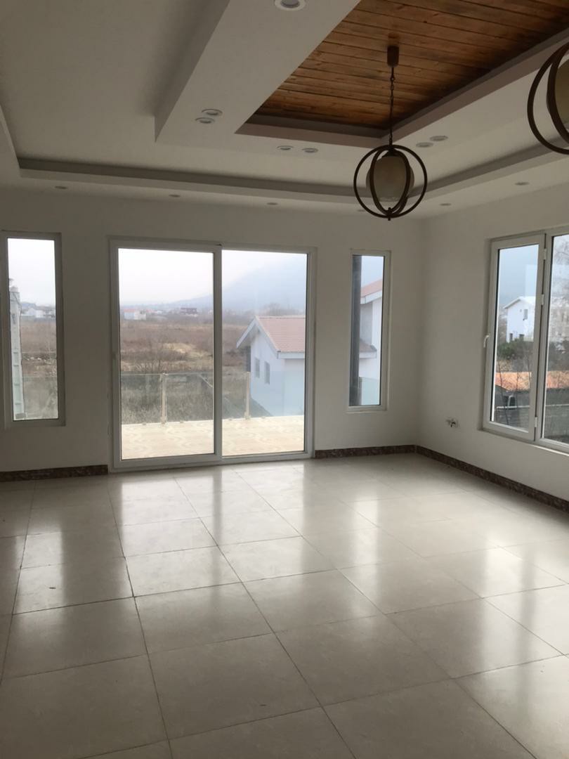 ویلا 330 متری شهرکی مدرن نوساخت 