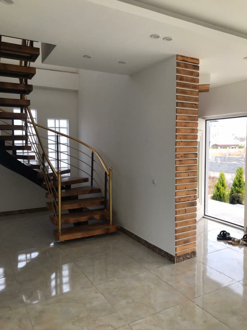 ویلا 330 متری شهرکی مدرن نوساخت 