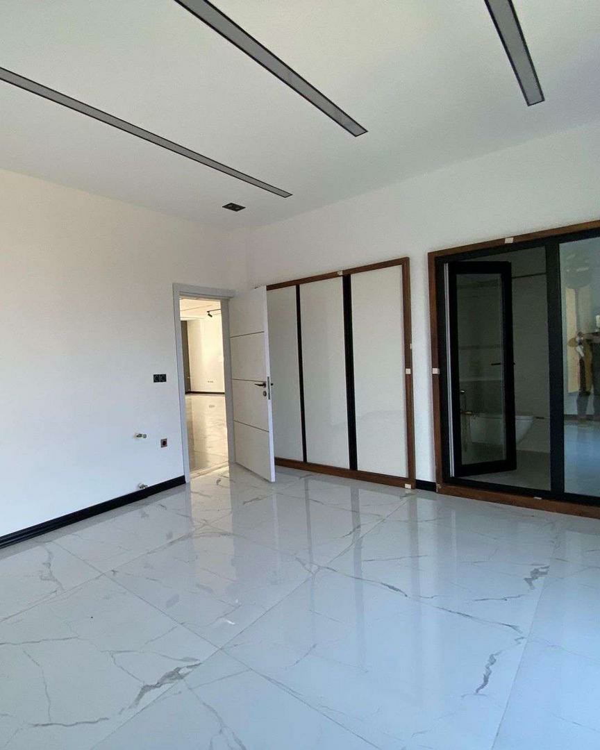 ویلا 738 متری شهرکی لوکس چلک