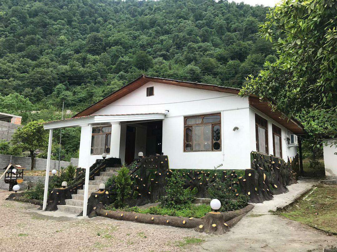 دو زمین 1300 متری و 500متری با بنا چلک