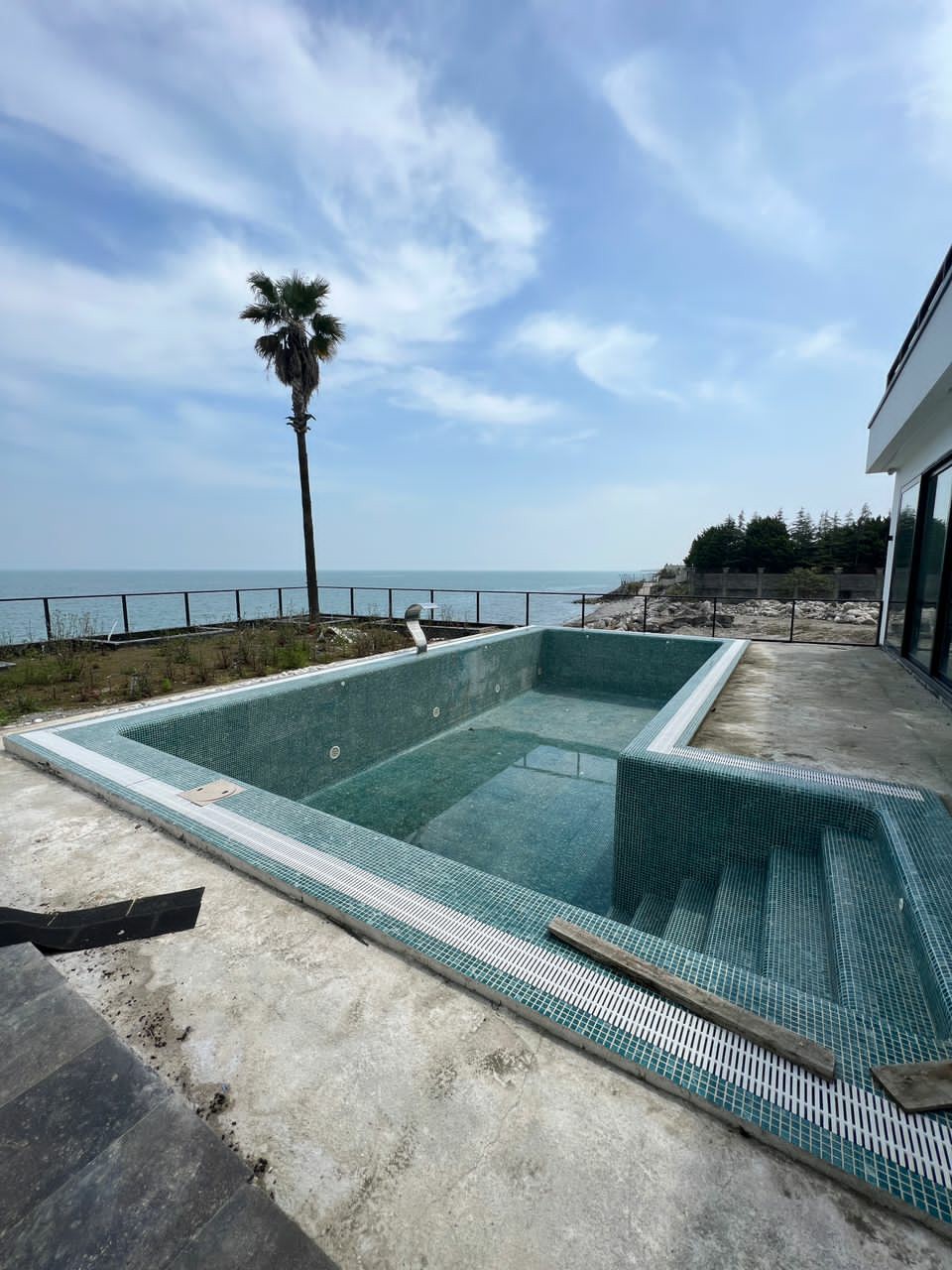 سه ویلای 750 متری جاده به ساحل نوشهر