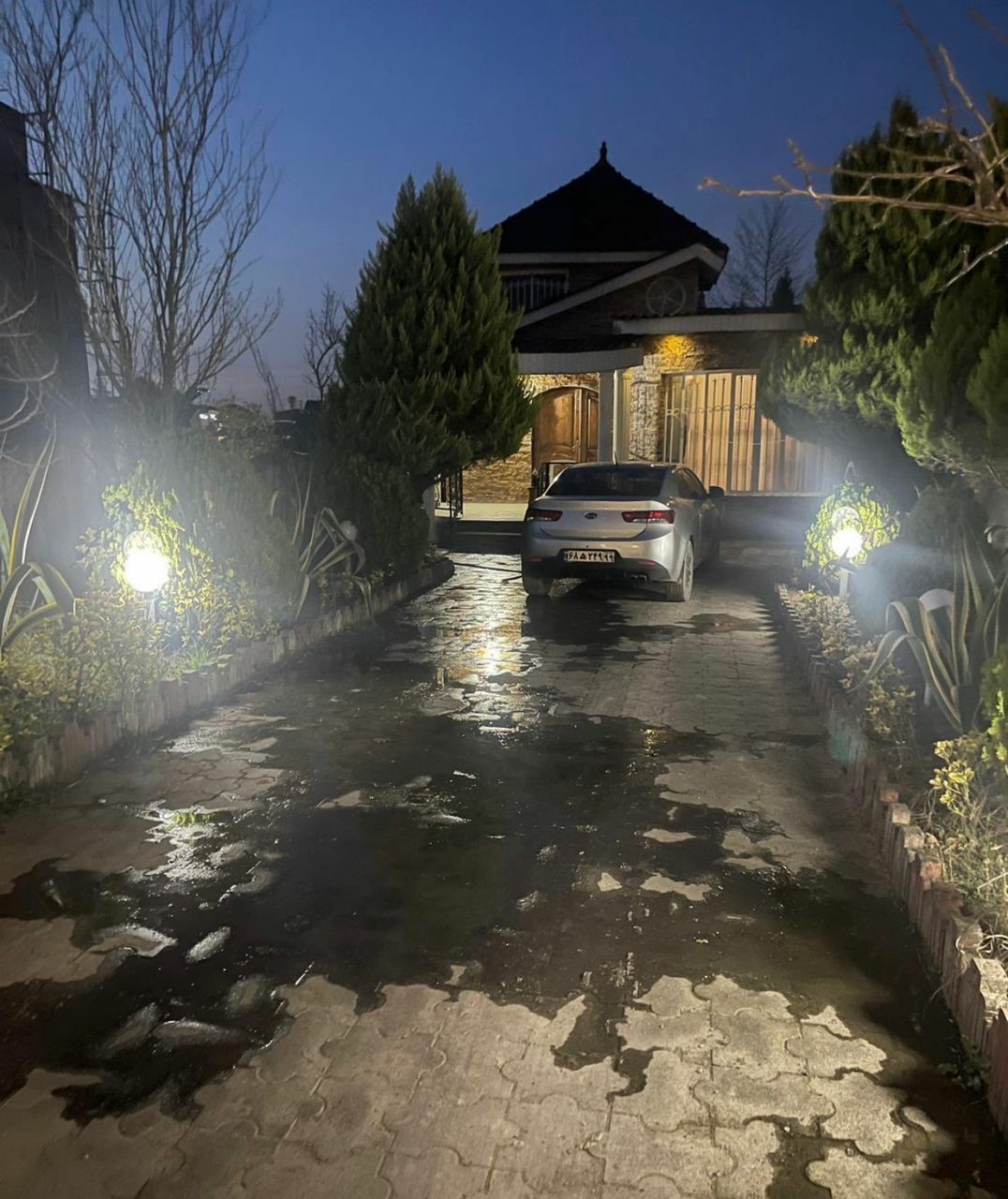 ویلا 320 متری غیر بومی نشین انارور