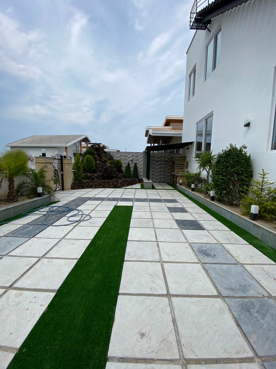 ویلا 360 متری مدرن نوساخت ملکار 