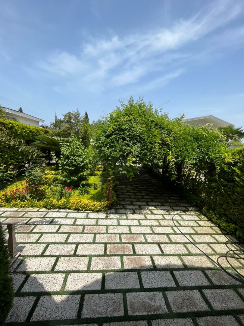 ویلا 330 متری داخل شهرک چلک 