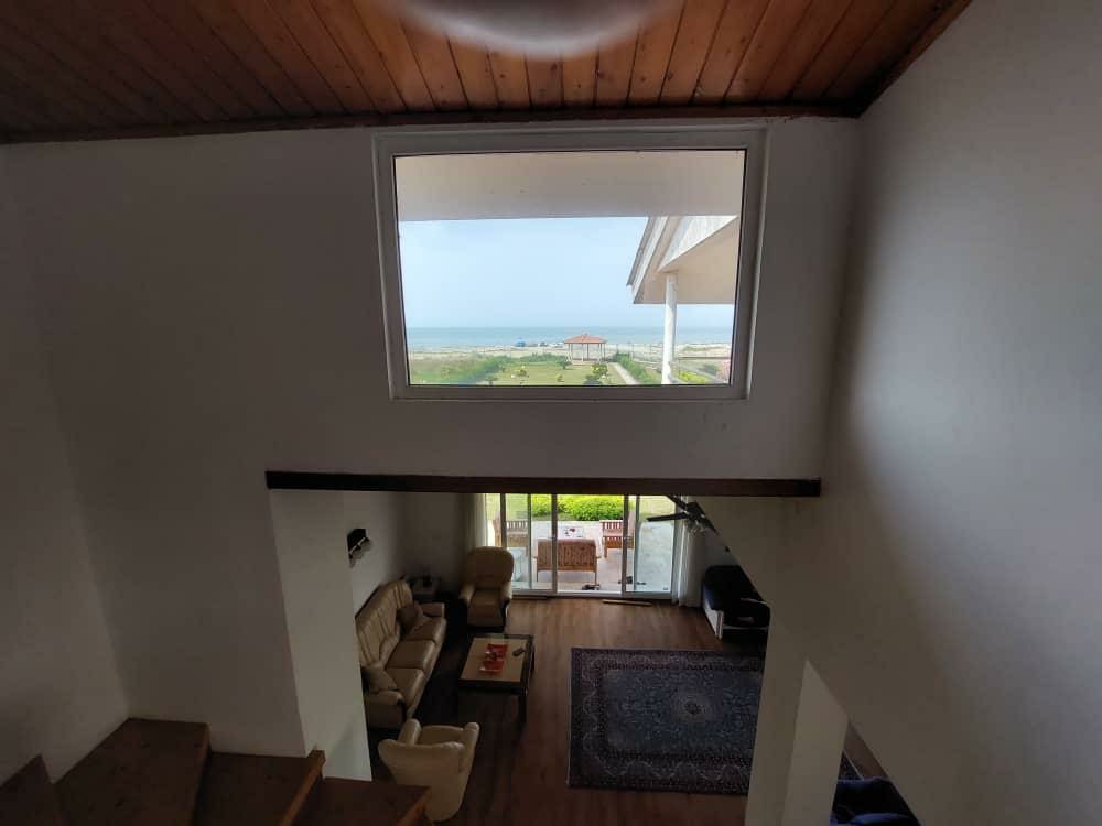 ویلا 1350 متری ساحلی  شهرکی