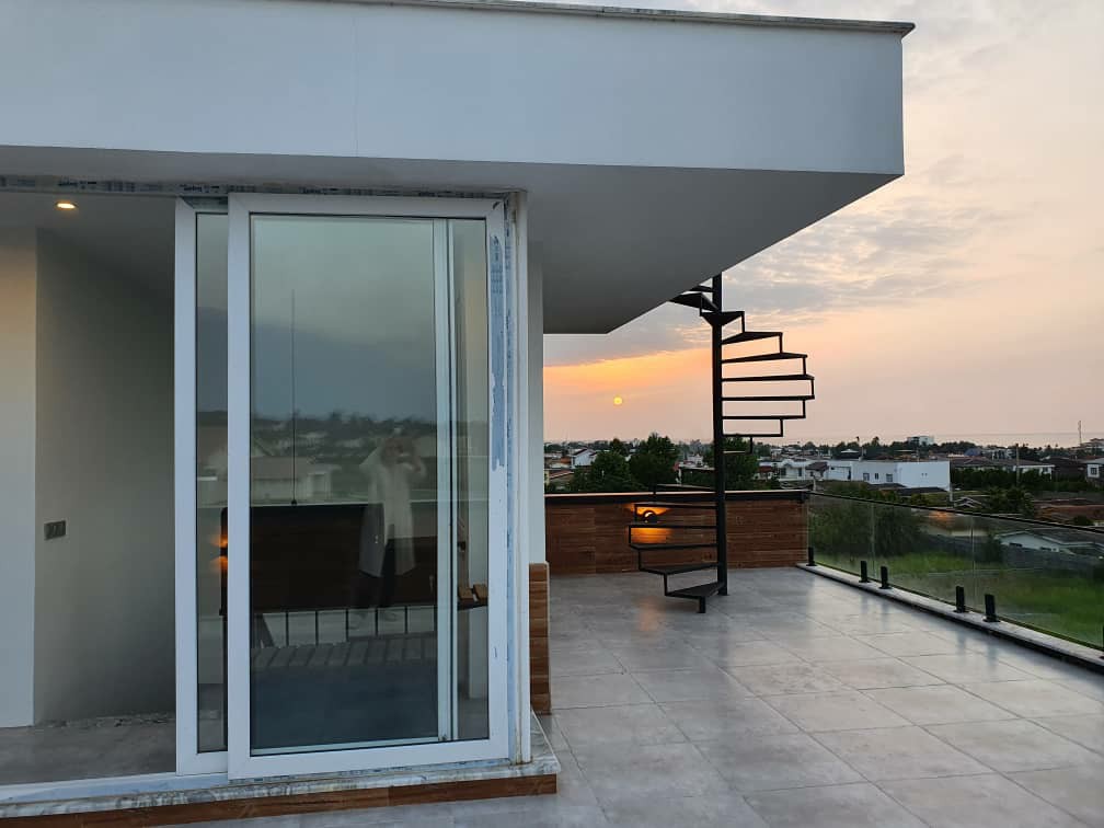 ویلا 305 متری نخ شمال 