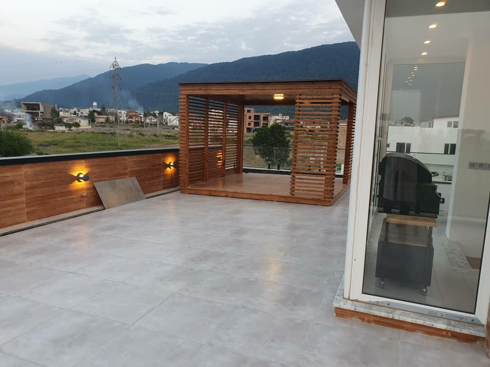 ویلا 305 متری نخ شمال 