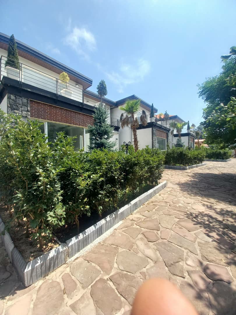 4 عدد ویلا 300 متری چلندر 