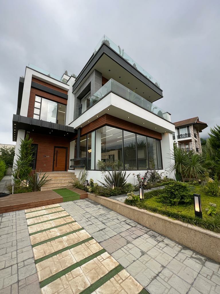 ویلا 700 متری نوساز مدرن نوشهر 