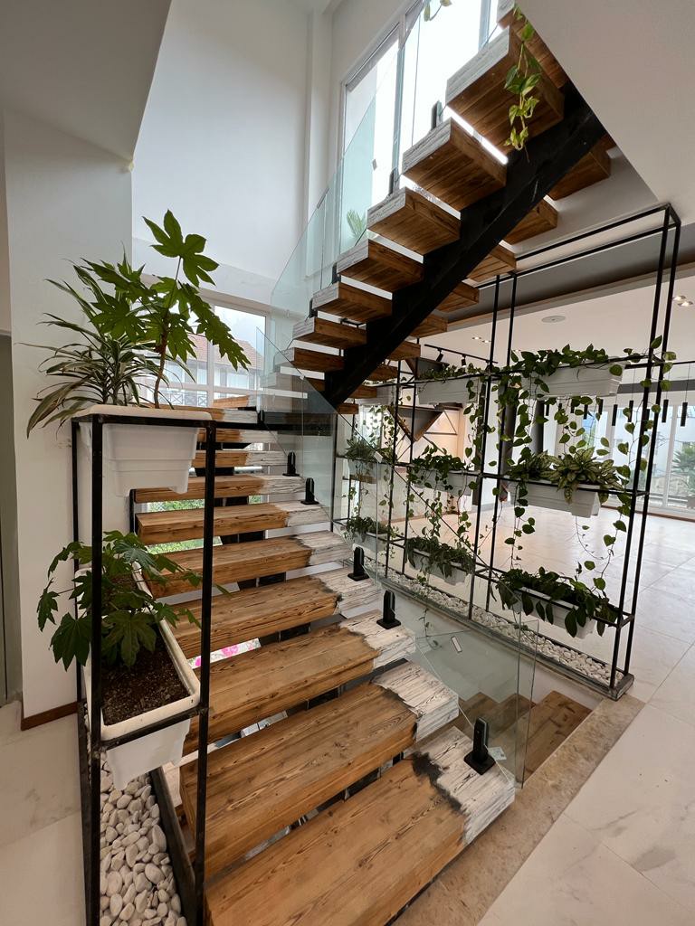 ویلا 700 متری نوساز مدرن نوشهر 