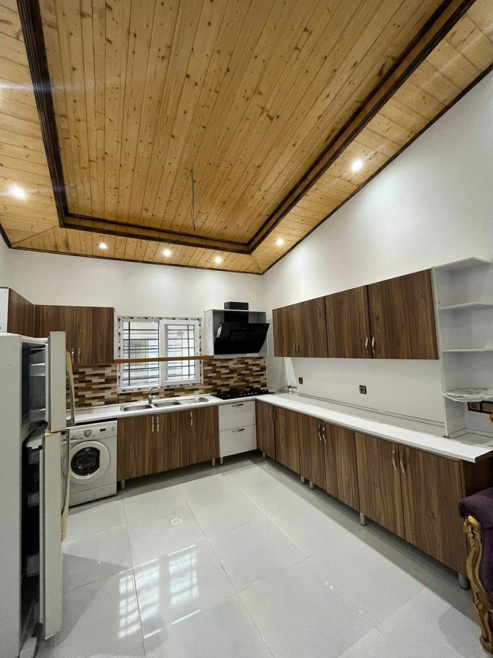 ویلا 221 متری سه سال ساخت نوشهر 