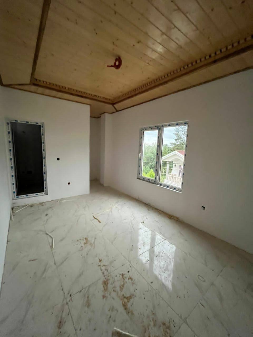 ویلا 200 متری نوساز مدرن شهرکی 