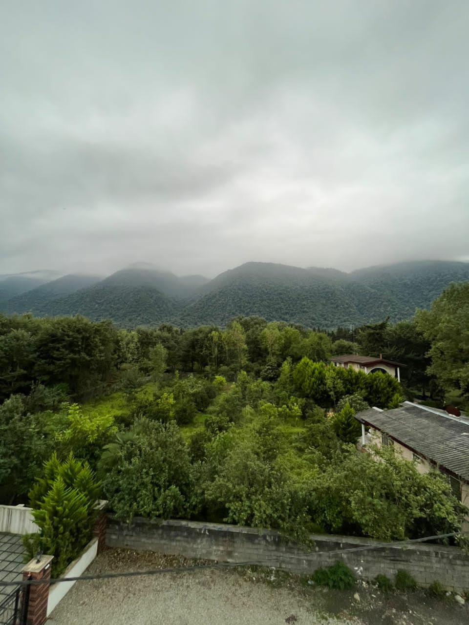 ویلا 200 متری نوساز مدرن شهرکی 