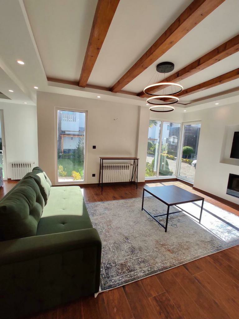 ویلا 405 متری شهرکی ونوش 