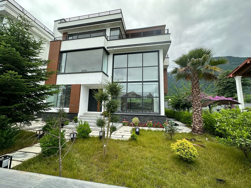 ویلا 500 متری شهرکی سیسنگان