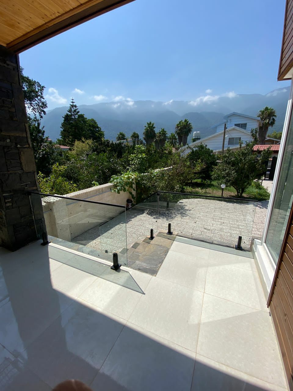 ویلا 600 متری مدرن نوساخت روبه کوه 