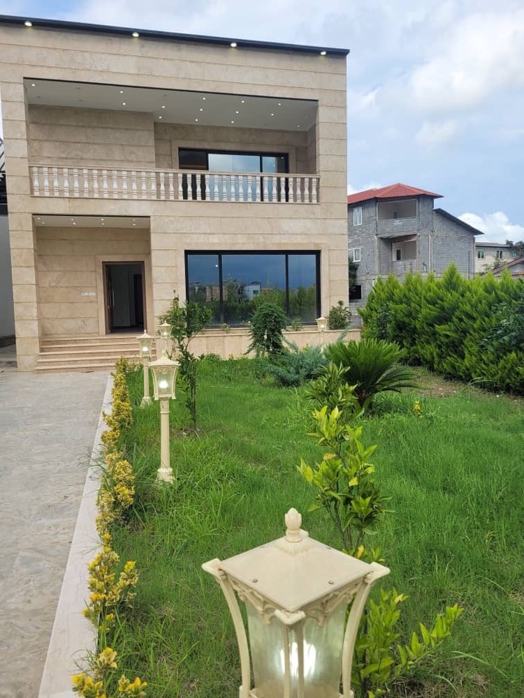 ویلای 300 متری شهرکی نور