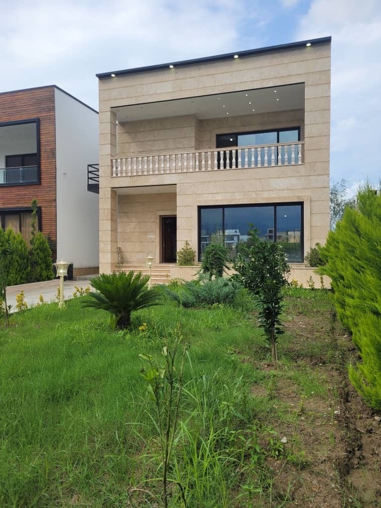 ویلای 300 متری شهرکی نور