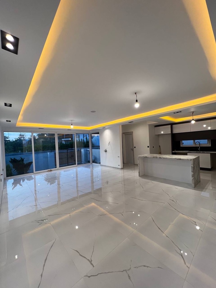 ویلای 220 متری نوساز و رویان