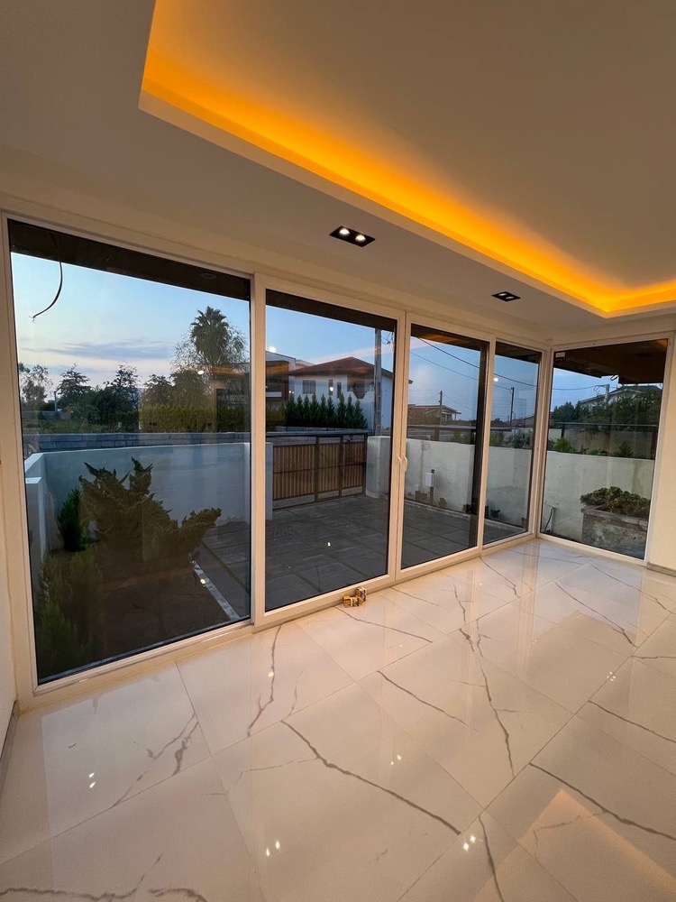 ویلای 220 متری نوساز و رویان