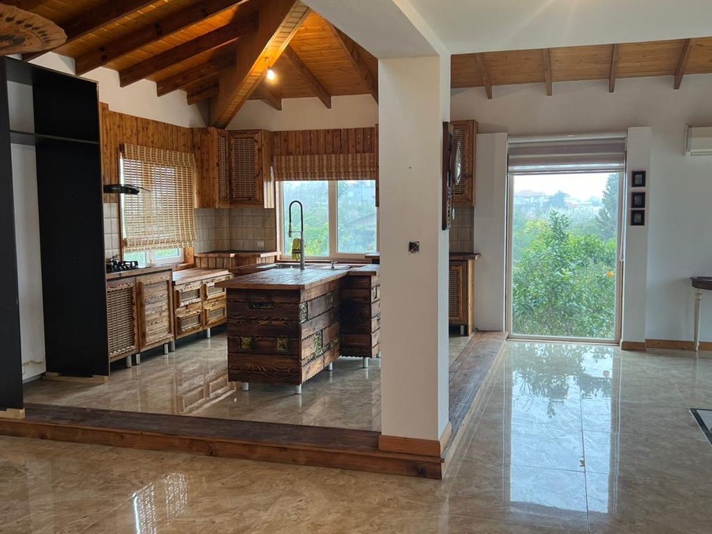 ویلای 270 متری تریپلکس ونوش