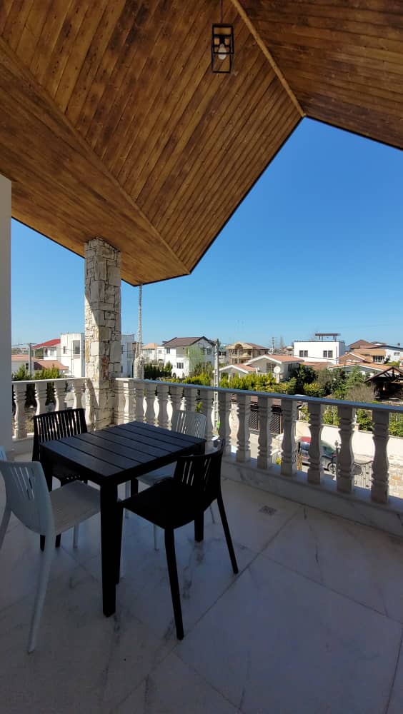 ویلای 310 متری دوبلکس نما کلاسیک داخل شهرک برند منطقه نوشهر