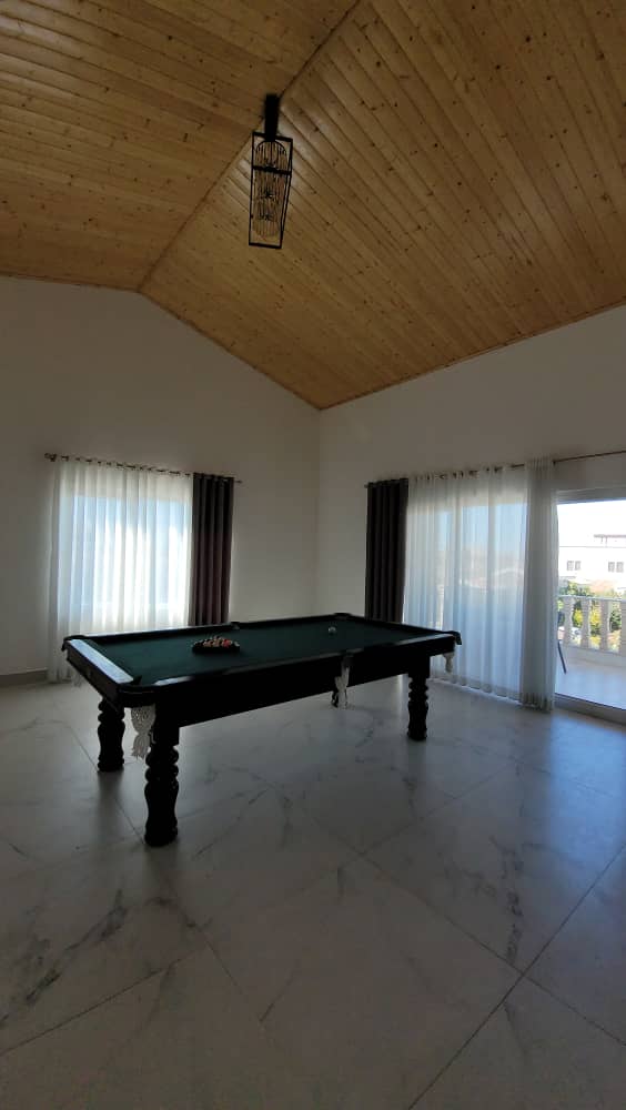 ویلای 310 متری دوبلکس نما کلاسیک داخل شهرک برند منطقه نوشهر