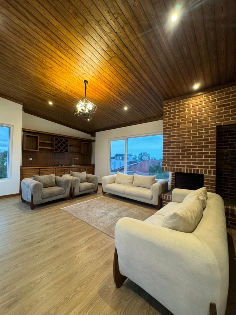 ویلای 300 متری تریپلکس خوش طرح شخصی ساز