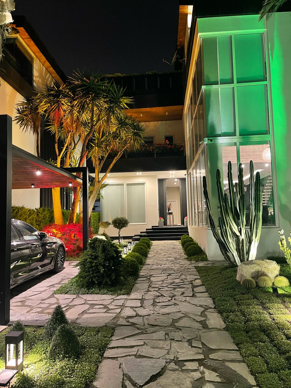 ویلا ساحلی مدرن شهرک برند